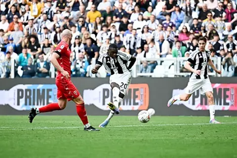 بـ10 لاعبين.. يوفنتوس يعبر مونزا في الدوري الإيطالي (فيديو)